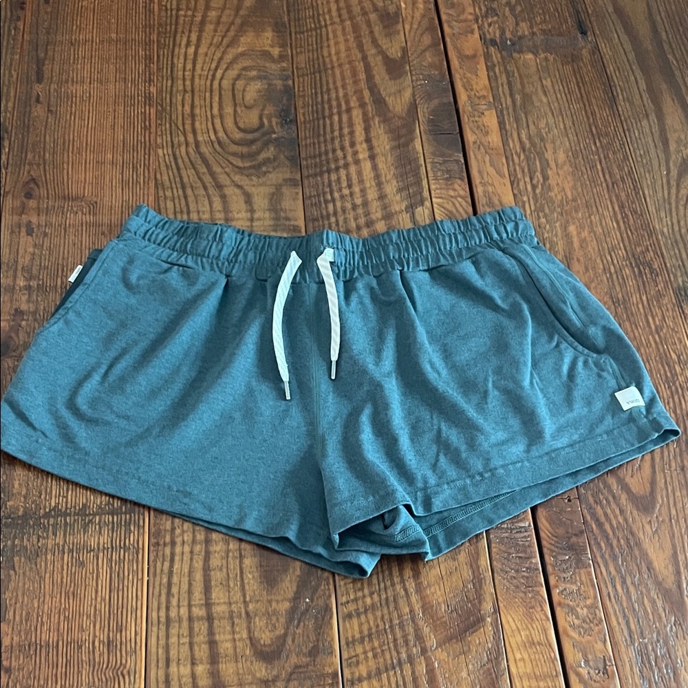 Vuori Dreamknit performance shorts, green, size medium